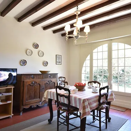 Cante L'aouset: Golfside Retreat Near Tennis Courts And Center *